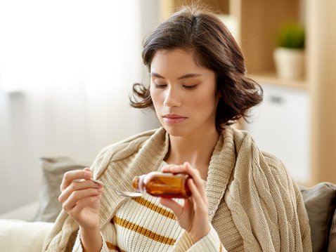 Pilotstudie: Thymian-Efeu-Sirup bei mildem COVID-19?